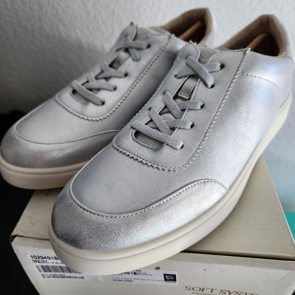 LifeStride Womens Happy Hour Silver Metallic Sneakers Extra Arch Support Size 10